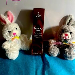Dm yummy skin glow serum shade main squeeze